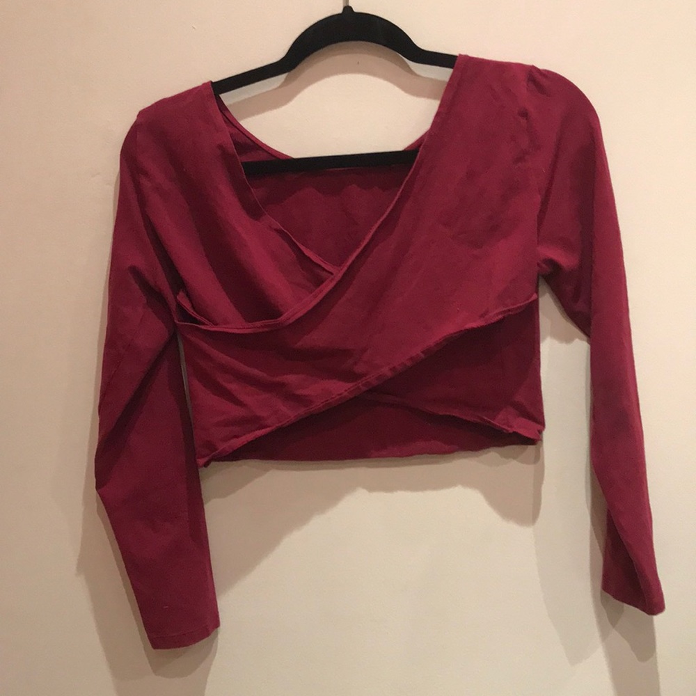 SOLD 🚫🚫🚫 Aritzia Long Sleeve Crop